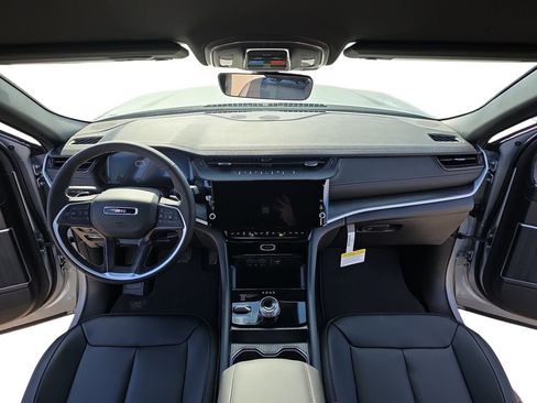 New 2026 Jeep Grand Cherokee Limited image 9