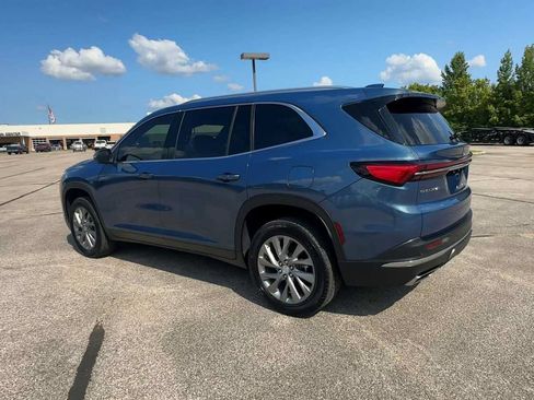 Used 2025 Buick Enclave Preferred w/ Power Package FWD image 6