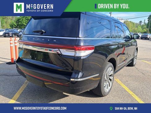 Used 2023 Lincoln Navigator L Reserve AWD/4WD image 3
