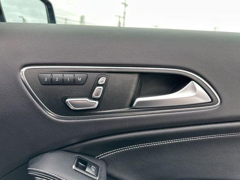 Used 2018 Mercedes-Benz GLA 250 4MATIC image 21