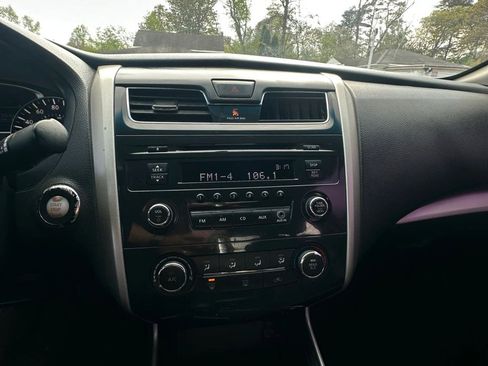 Used 2015 Nissan Altima 2.5 S FWD image 13
