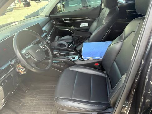 Used 2025 Kia Telluride LX FWD image 7
