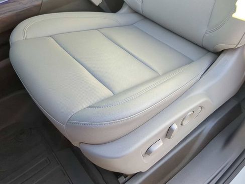 Used 2025 GMC Sierra 1500 SLT w/ SLT Premium Plus Package image 13