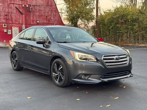 Used 2017 Subaru Legacy 2.5i Premium image 2