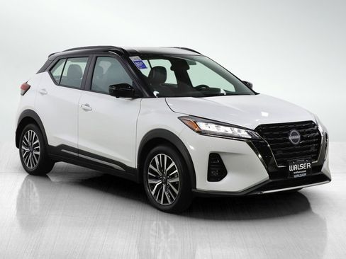 Used 2023 Nissan Kicks SR w/ SR Premium Package image 7