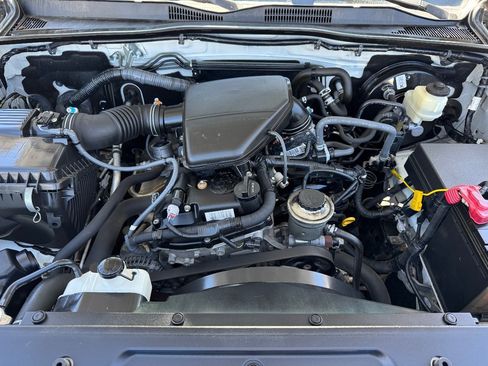 Used 2017 Toyota Tacoma SR RWD image 8