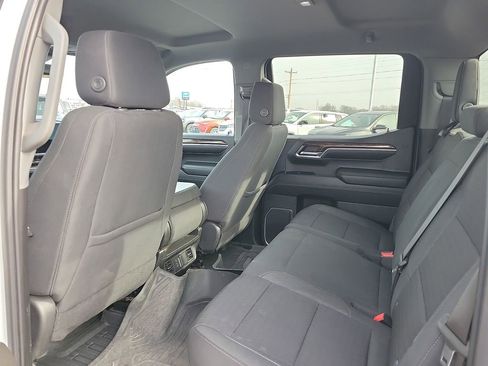 Used 2023 GMC Sierra 1500 SLE image 9