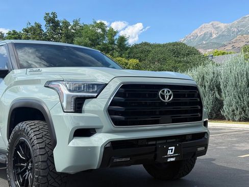 Used 2025 Toyota Sequoia Limited w/ Tow Technology Package AWD/4WD image 16