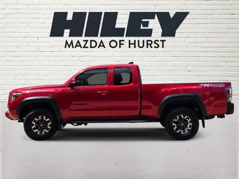 Used 2023 Toyota Tacoma TRD Off-Road AWD/4WD image 3