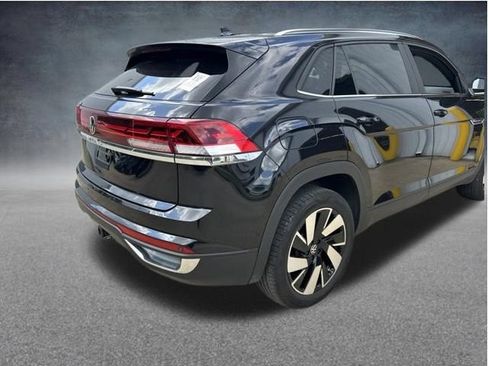 Used 2024 Volkswagen Atlas Cross Sport SE FWD image 16