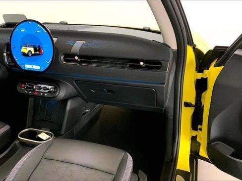 Certified 2025 MINI Cooper S image 23