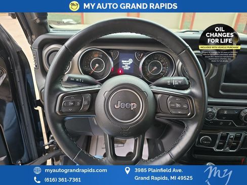 Used 2022 Jeep Wrangler Unlimited Sport AWD/4WD image 12