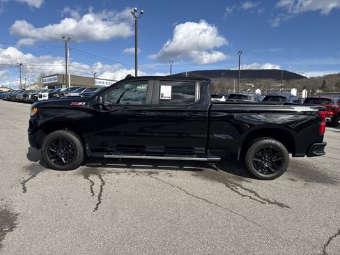 Used 2025 Chevrolet Silverado 1500 LT Trail Boss w/ Convenience Package II image 7