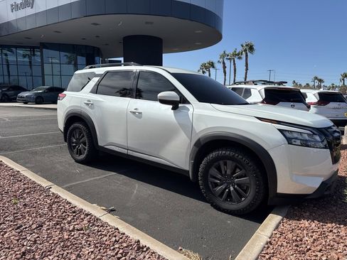 Used 2023 Nissan Pathfinder SV w/ Black Appearance Package image 3