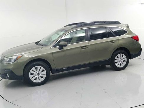 Used 2019 Subaru Outback 2.5i Premium AWD/4WD image 5