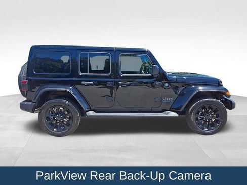 Used 2025 Jeep Wrangler Unlimited Sahara AWD/4WD image 9
