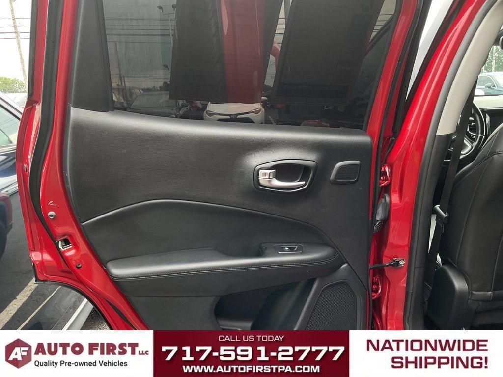 Used 2021 Jeep Compass Latitude w/ Sun and Sound Group AWD/4WD image 9