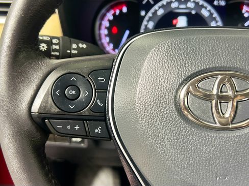 Used 2021 Toyota RAV4 Limited FWD image 18