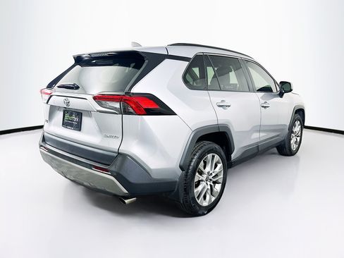 Used 2022 Toyota RAV4 Limited FWD image 9