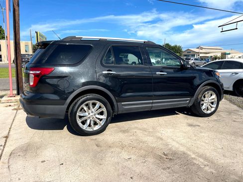 Used 2015 Ford Explorer XLT w/ Equipment Group 202B image 6