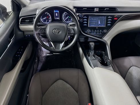 Used 2020 Toyota Camry LE image 17