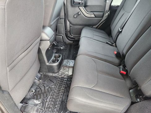 Used 2018 Jeep Wrangler Unlimited Sport w/ Connectivity Group image 29