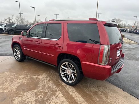 Used 2012 Cadillac Escalade Premium image 37