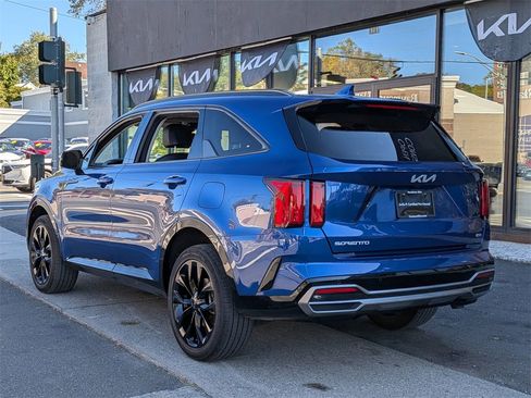 Certified 2023 Kia Sorento SX image 10