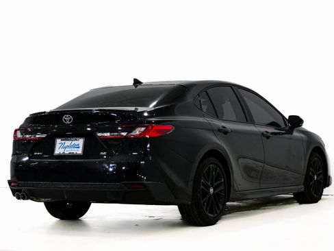 Used 2026 Toyota Camry SE image 6