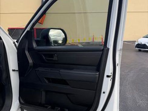 Used 2022 Toyota Tundra SR w/ SR Tow Package image 13