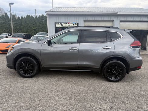 Used 2017 Nissan Rogue SV w/ Midnight Edition Package image 6