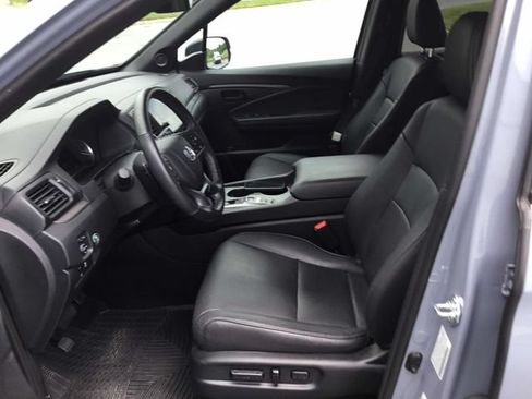 Used 2025 Honda Passport EX-L image 9