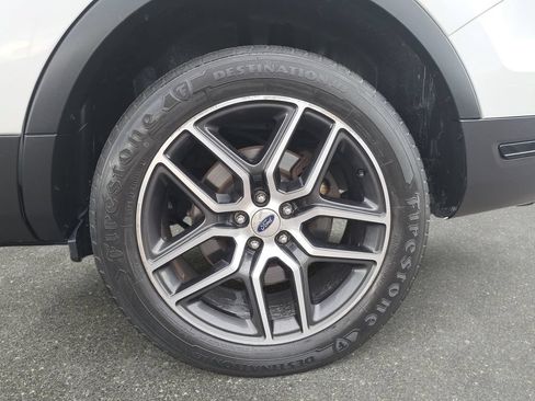 Used 2019 Ford Explorer Sport AWD/4WD image 35