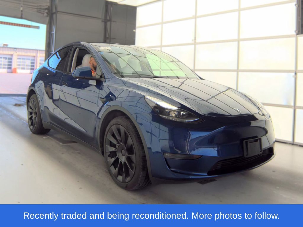 Used 2024 Tesla Model Y Long Range AWD/4WD image 1
