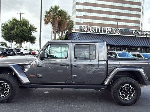 Used 2023 Jeep Gladiator Mojave w/ Cold Weather Group AWD/4WD image 4