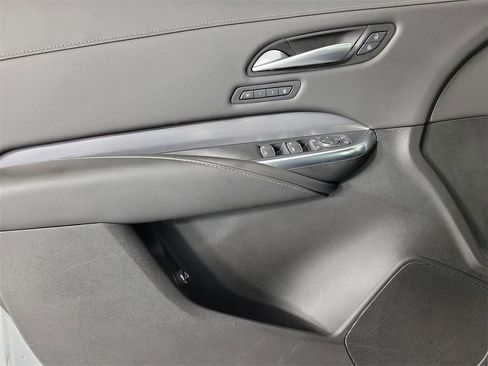 Certified 2025 Cadillac XT4 Premium Luxury image 18