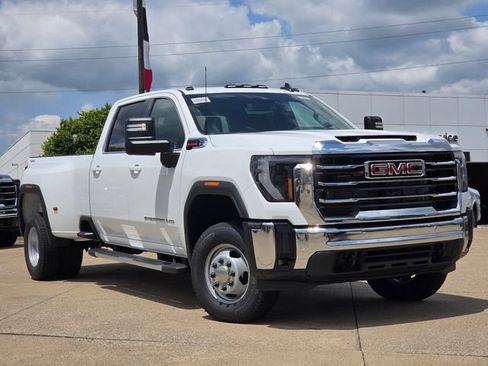 New 2026 GMC Sierra 3500 SLE w/ Preferred Package AWD/4WD image 2