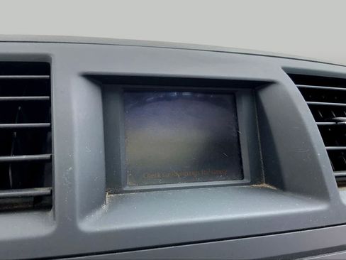 Used 2012 Toyota Highlander SE FWD image 24