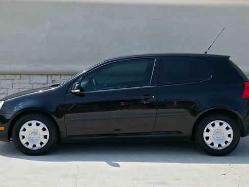 Used 2009 Volkswagen Rabbit S image 5