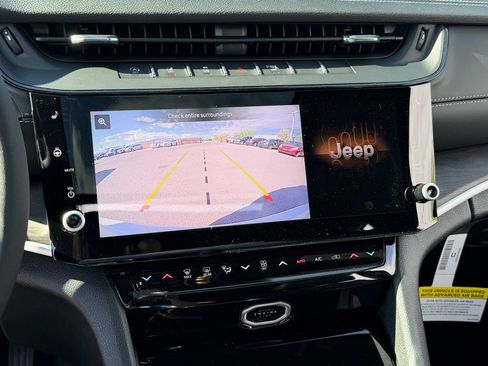 New 2026 Jeep Grand Cherokee Limited image 14