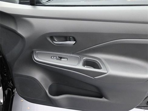 New 2025 Nissan Versa SV w/ Trunk Package image 31