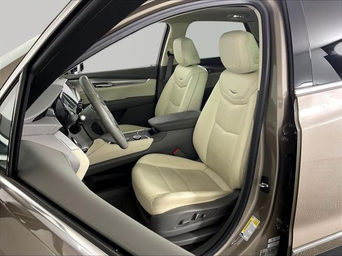 Certified 2023 Cadillac XT5 Premium Luxury w/ Technology Package AWD/4WD image 21