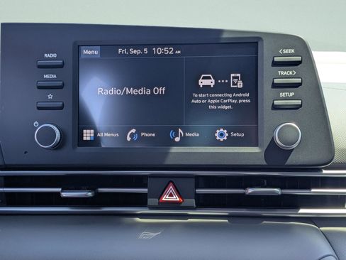 New 2025 Hyundai Elantra SE w/ Cargo Package FWD image 14