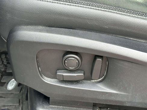 Used 2021 Land Rover Defender 110 X-Dynamic SE image 21