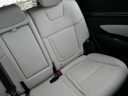 Used 2023 Hyundai Tucson Limited AWD/4WD image 14