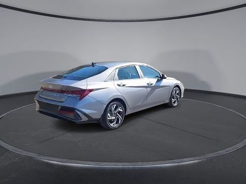 New 2026 Hyundai Elantra Limited FWD image 9