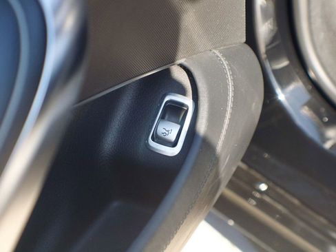 Used 2017 Mercedes-Benz S 550 Cabriolet image 38