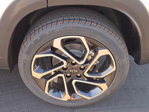 New 2026 Chevrolet Trax RS w/ Sunroof Package image 5