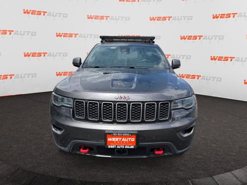 Used 2017 Jeep Grand Cherokee Trailhawk w/ Trailhawk Luxury Group AWD/4WD image 8
