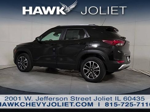 Used 2025 Chevrolet TrailBlazer LT AWD/4WD image 5